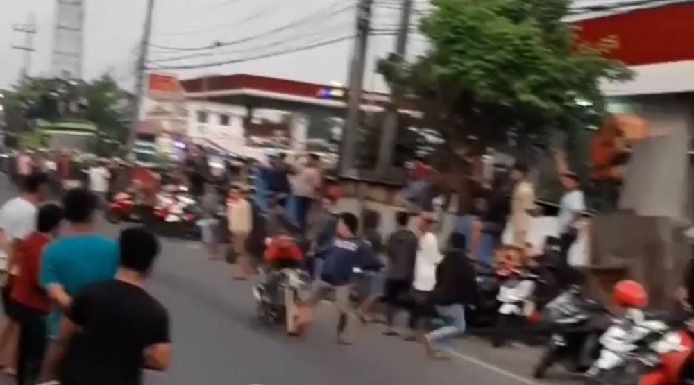 Video balap motor liar menabrak penonton yang viral di media sosial