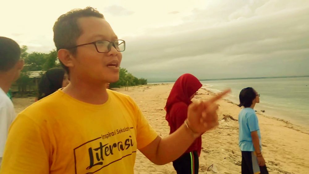 Tunggul Herawanto pemosting video bom ikan oleh nelayan di Banyuwangi
