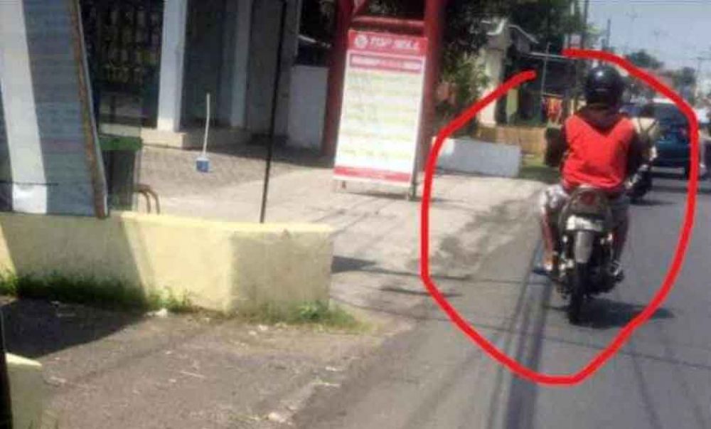 Pelaku pamer alat kelamin yang berhasil difoto oleh korban