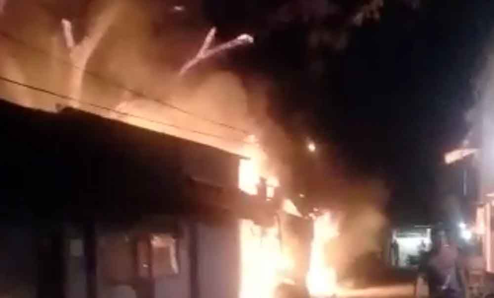 Pasar Sukorejo terbakar