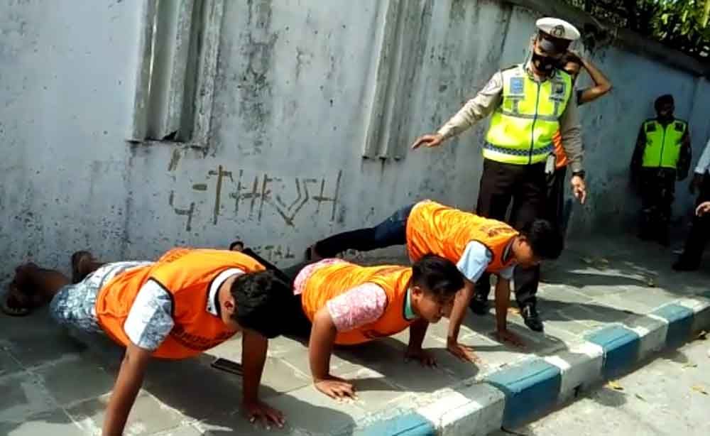 Razia masker di Kota Pasuruan