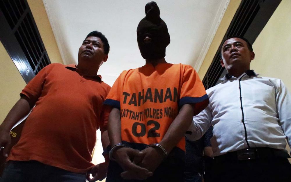 AB (pakai kerpus), pelajar asal Bojonegoro yang sebarkan foto bugil tiga gadis asal Ngawi