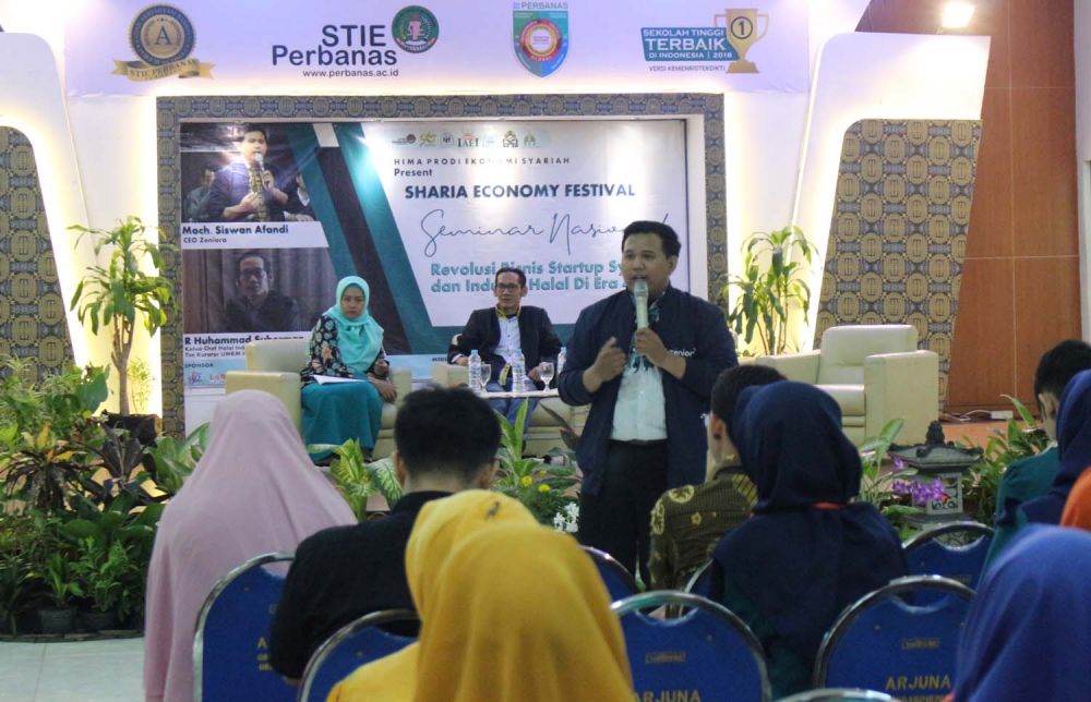 Seminar 'Revolusi Bisnis Startup Syariah dan Industri Halal di Era 4.0' yang digelar Prodi Sarjana Ekonomi Syariah STIE Perbanas Surabaya