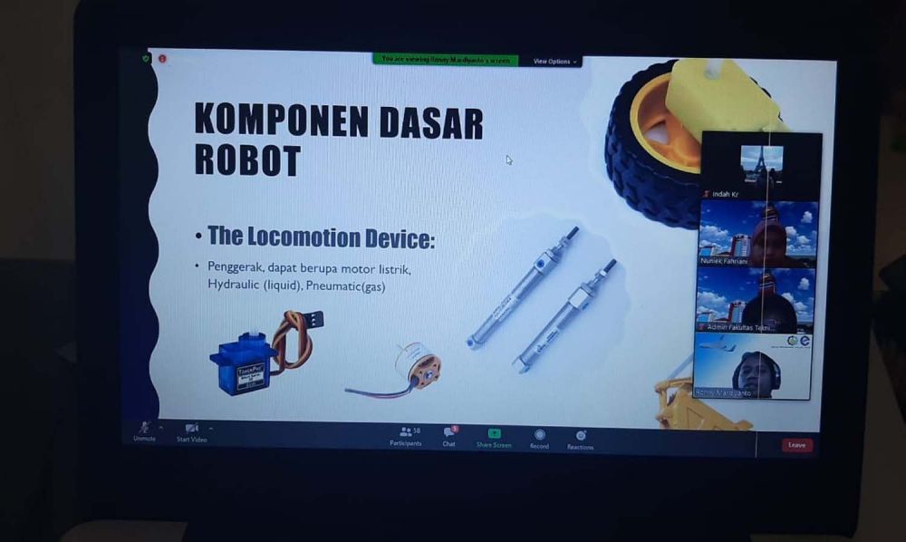 Webinar Teknologi Robot UM Surabaya Diikuti Peserta dari Luar Negeri