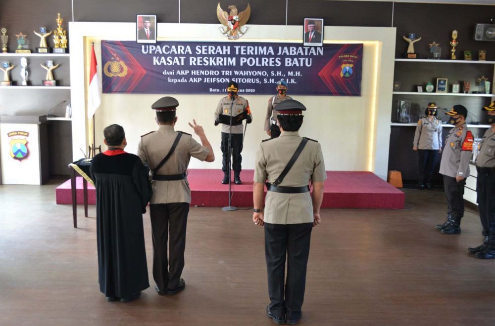 Kapolres Batu AKBP Harviadhi Agung Prathama memimpin sertijab Kasat Rekrim