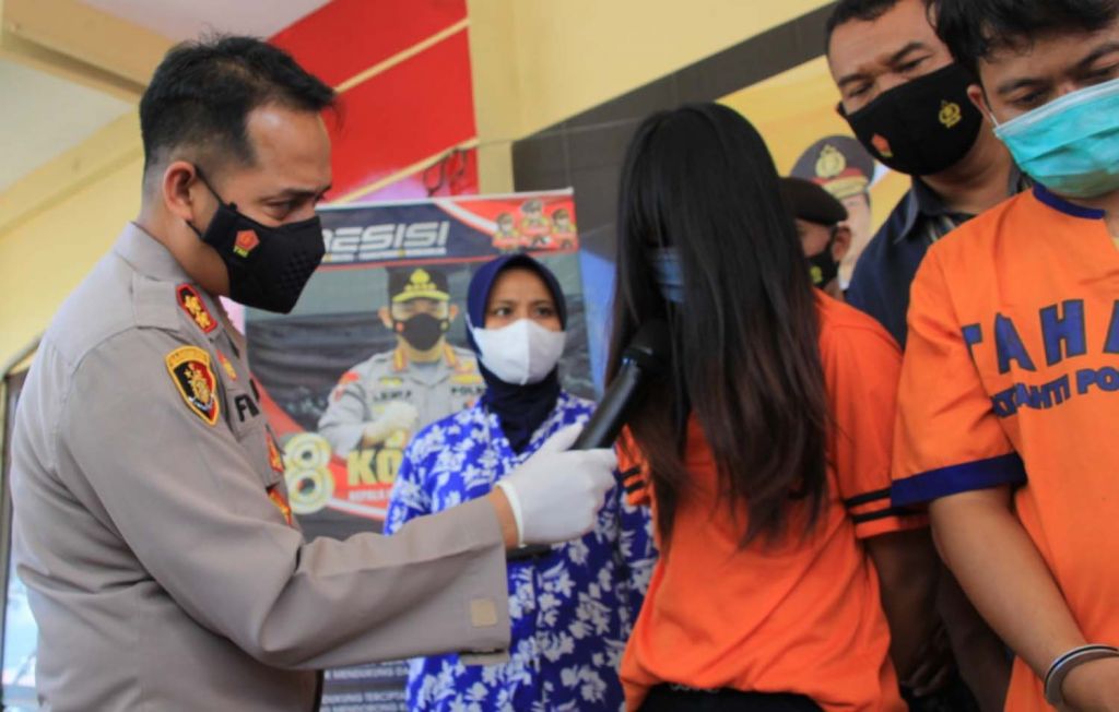 Berangkat Pesta Narkoba, Pemandu Lagu Simpan Sabu dalam Bra