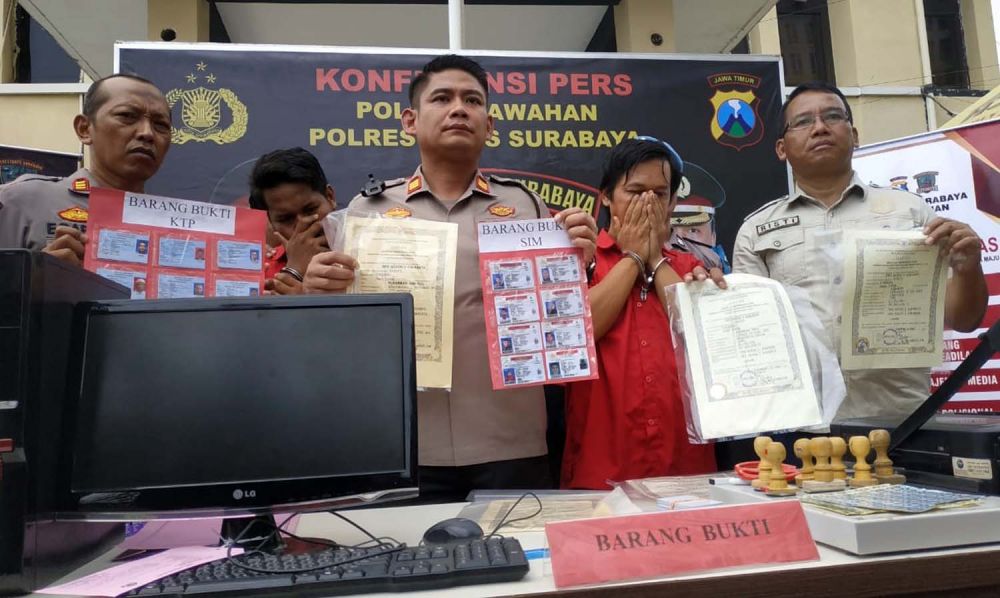 Sindikat Pemalsu Dokumen Negara Dibongkar di Surabaya