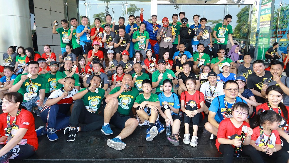 Sambil berlari, The Flash Hingga Superman Ajak Generasi Milenial Surabaya Perangi Hoaks