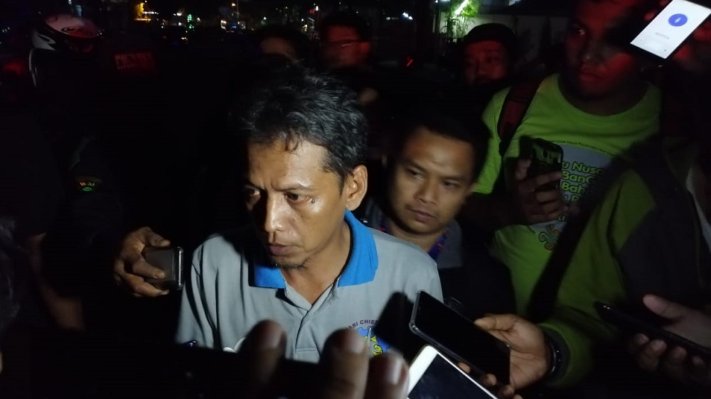 Rudianto, salah seorang saksi mata menceritakan kronologis amblesnya Jalan Raya Gubeng.