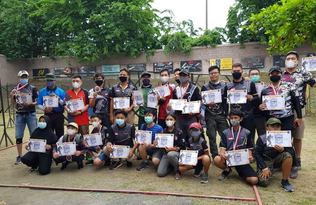Para pemenang dalam Surabaya Shooting Tournament 2020