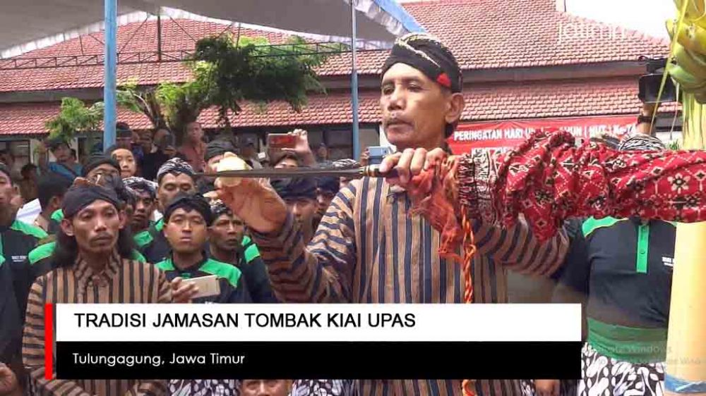 Video: Tradisi Jamasan Tombak Kiai Upas Tulungagung