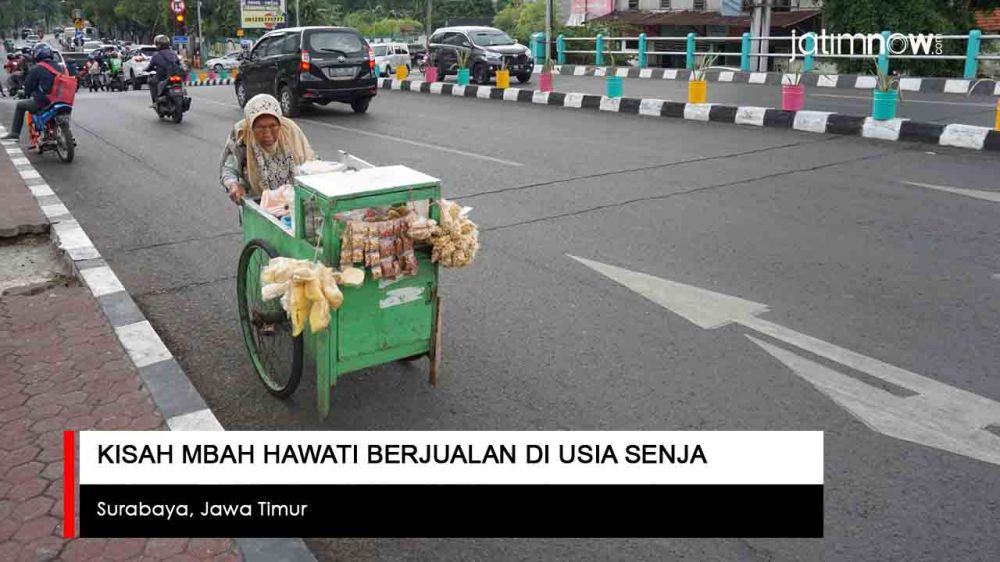 Video: Mengikuti Mbah Hawati Jualan