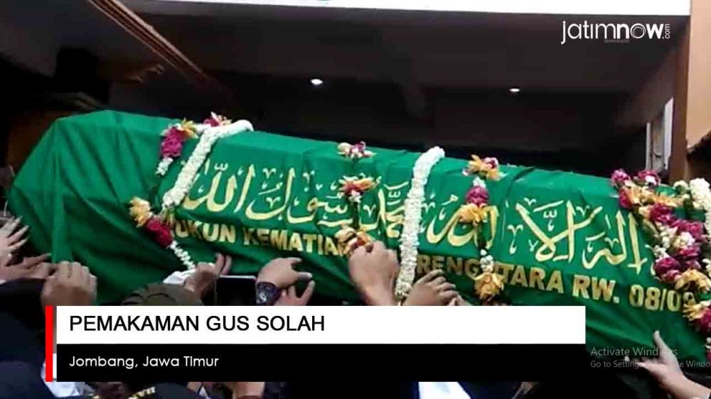 Video: Gus Solah Dimakamkan