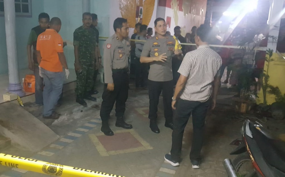 Polisi datangi TKP penusukan di Probolinggo.