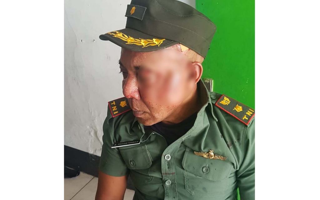 TNI gadungan saat diamankan di Kantor Koramil 0818/02 Batu