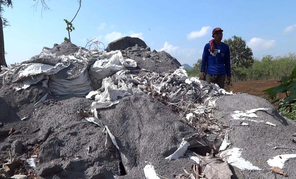 Limbah diduga B3 yang resahkan warga Desa Pucangan, Kecamatan Kauman, Kabupaten Tulungagung