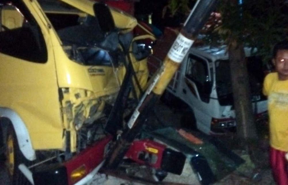 Truk Cold Diesel tabrak truk engkel di Ngawi sebabkan satu orang tewas