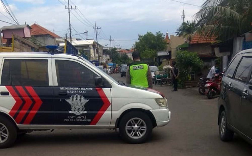 Gudang ekspedisi tempat kerja terduga teroris di Jalan Kunti Surabaya digeledah