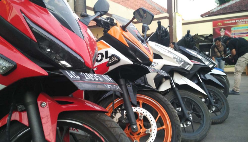Motor hasil penggerebekan yang diamankan di Polres Pasuruan Kota