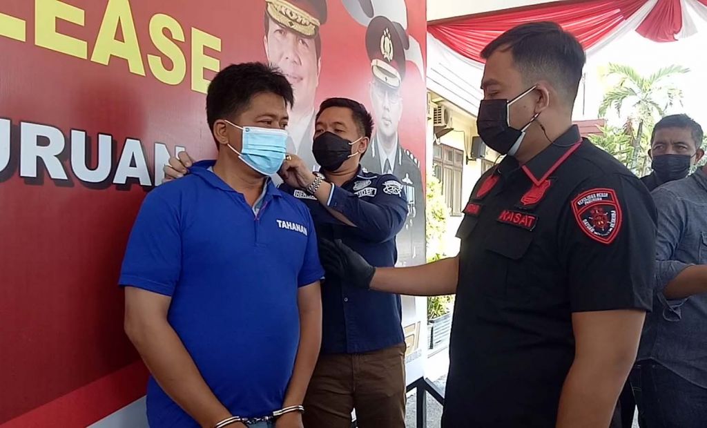 Tersangka kasus penipuan yang memalsukan surat tes PCR diamankan di Mapolres Pasuruan