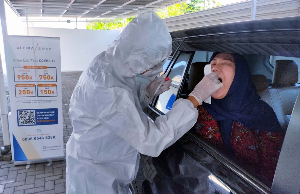 Layanan tes usap drive thru di Surabaya hasil kerjasama Ultima Swab dan KlinikGo