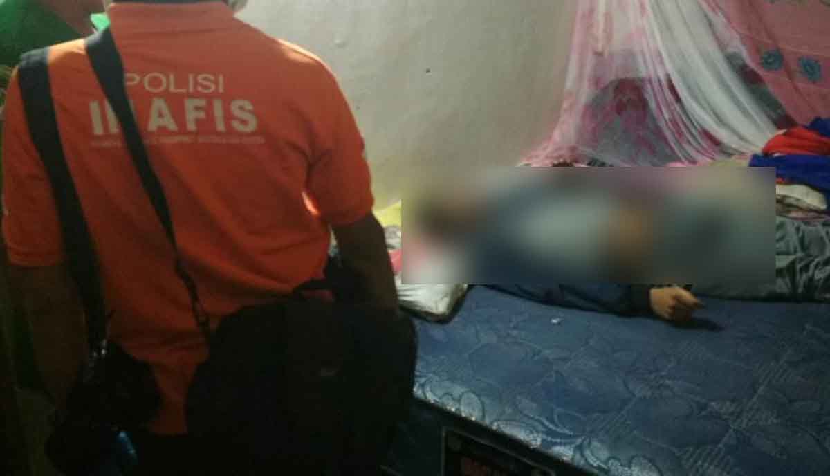 Tim Inafis Polres Blitar melakukan identifikasi jasad korban