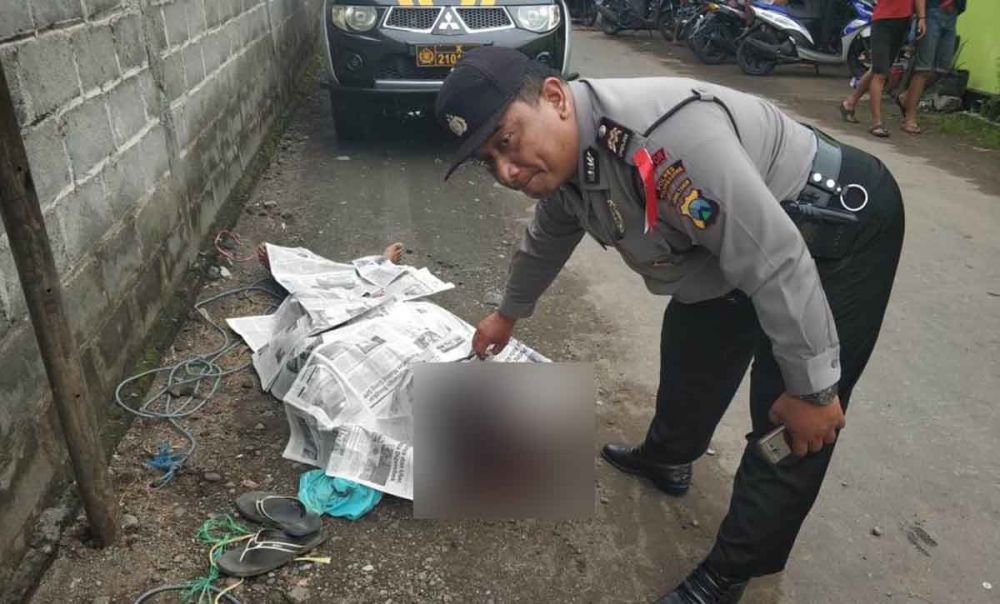 Jasad warga Tulungagung yang tewas tersengat listrik saat pasang tenda hajatan