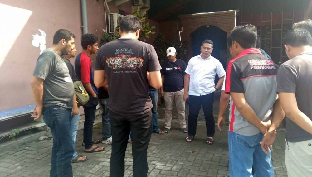 AKBP Leonard Sinambela memimpin tim gabungan dari Subdit Jatanras Polda Jatim dan Satreskrim Polres Mojokerto Kota