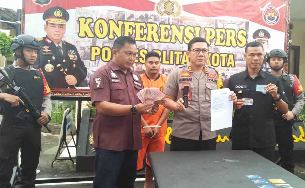 Praktek penipuan online melalui Whatsapp dibongkar Polres Blitar Kota