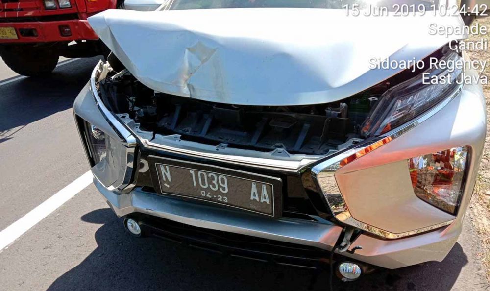 Mobil Mitsubishi Xpander, salah satu kendaraan yang terlibat kecelakaan di Tol Sidoarjo
