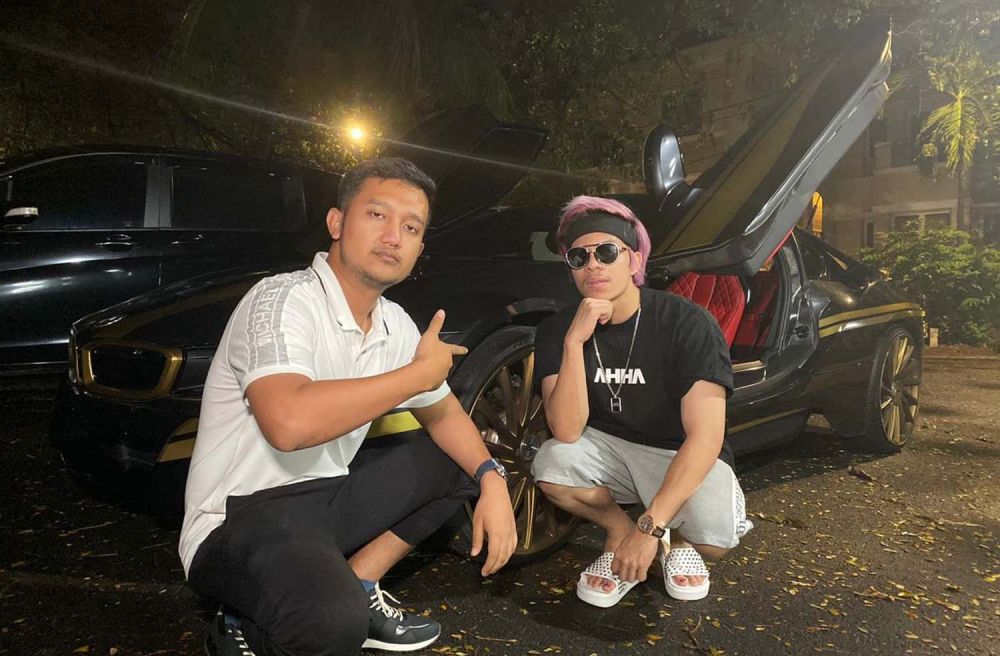 Tom Liwafa (kiri), crazy rich Surabaya yang membeli supercar milik Atta Halilintar (kanan)