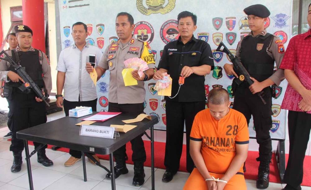 Bisnis Prostitusi Online di Blitar Dibongkar, Satu Mucikari Ditangkap