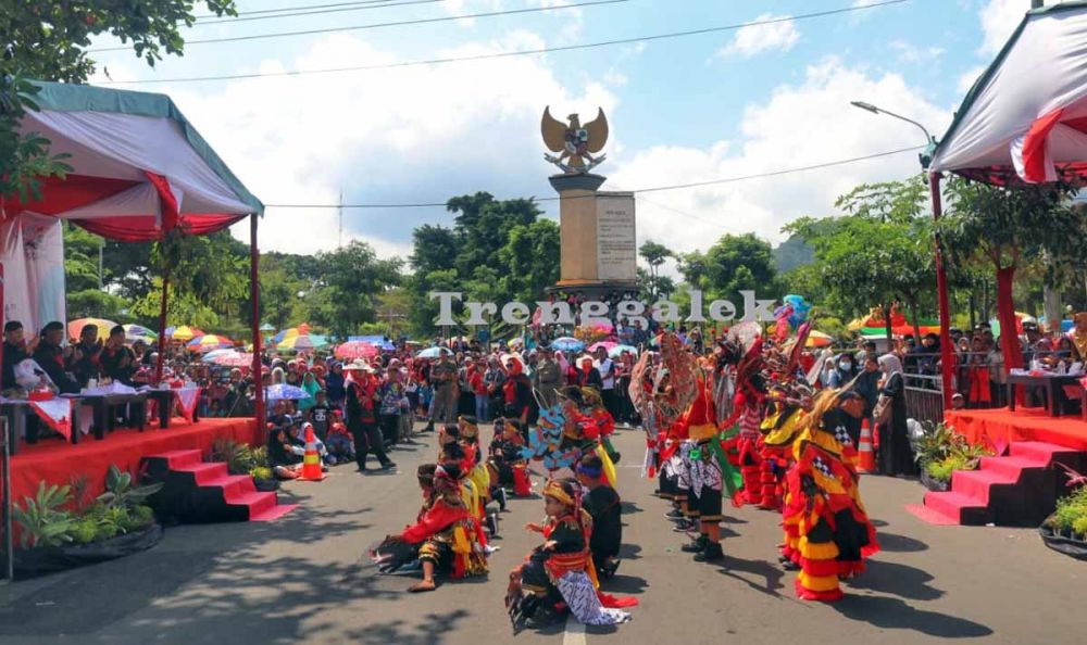 Pawai Etnik Carnival digelar di Trenggalek