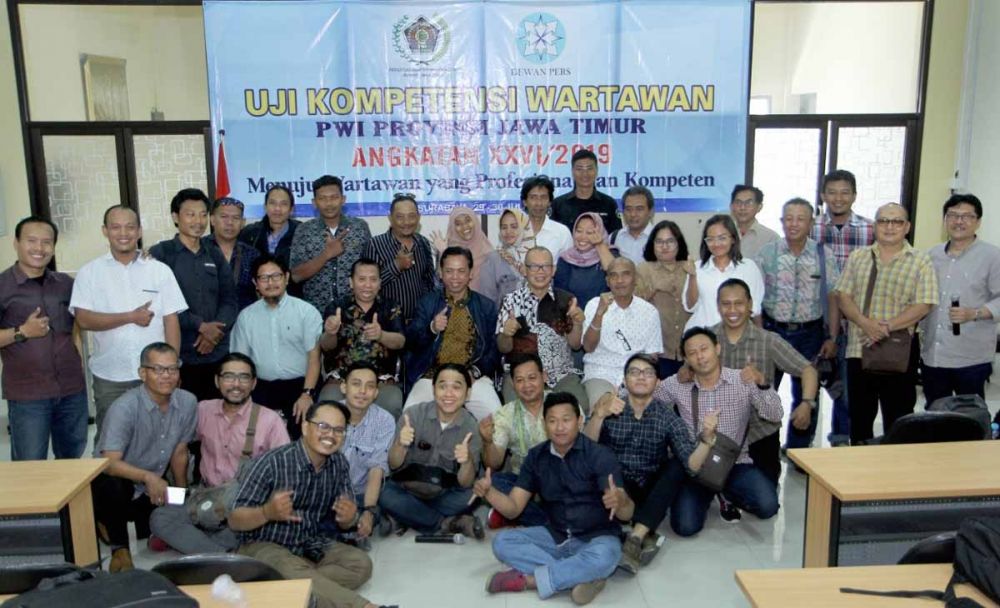 Panitia dan peserta UKW ke 26 PWI Jatim