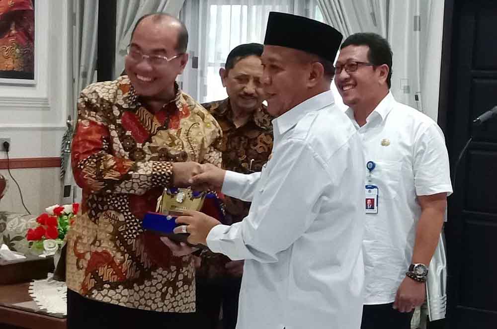 Penandatangan MoU antara UM Surabaya dengan RSUD dr Soegiri Lamongan