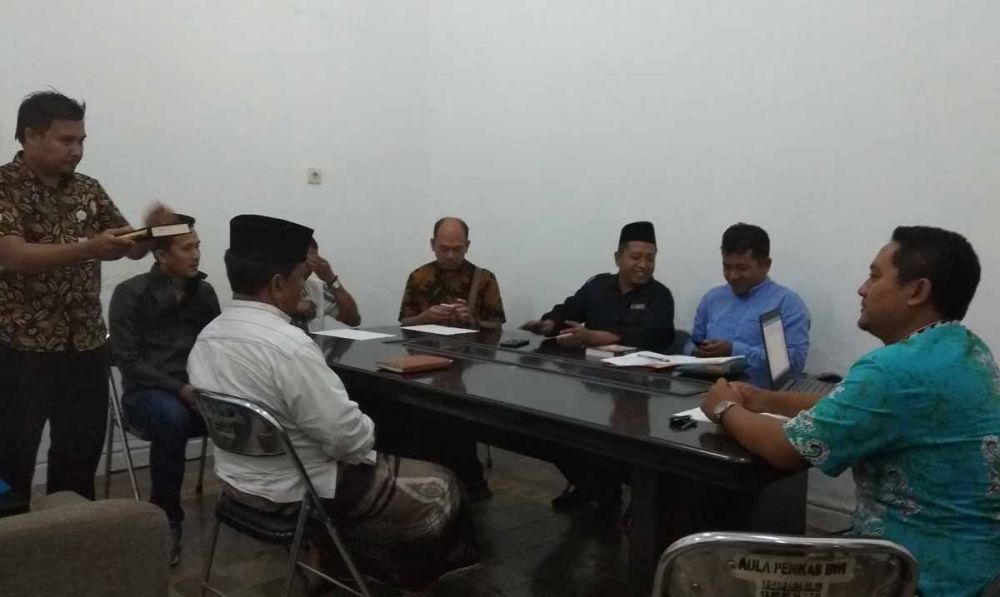 Bawaslu Banyuwangi menggelar sidang pemeriksaan saksi kasus hoaks Jokowi legalkan perzinahan