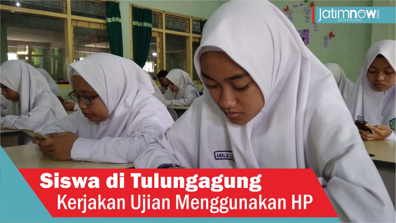 Video: Siswa di Tulungagung Kerjakan Ujian Menggunakan HP