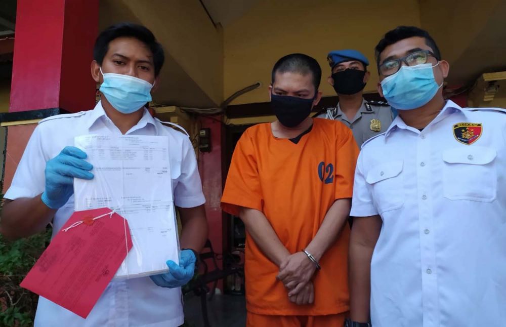 Sales Produk Alas Tulis di Surabaya Gelapkan Uang Puluhan Juta Rupiah