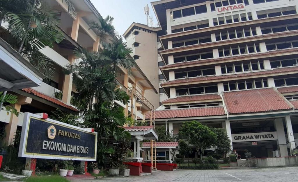 Salah satu gedung di kampus Untag Surabaya (Foto: Dok. jatimnow.com)