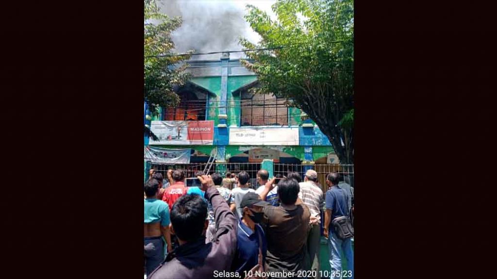 Pasar Larangan Sidoarjo terbakar