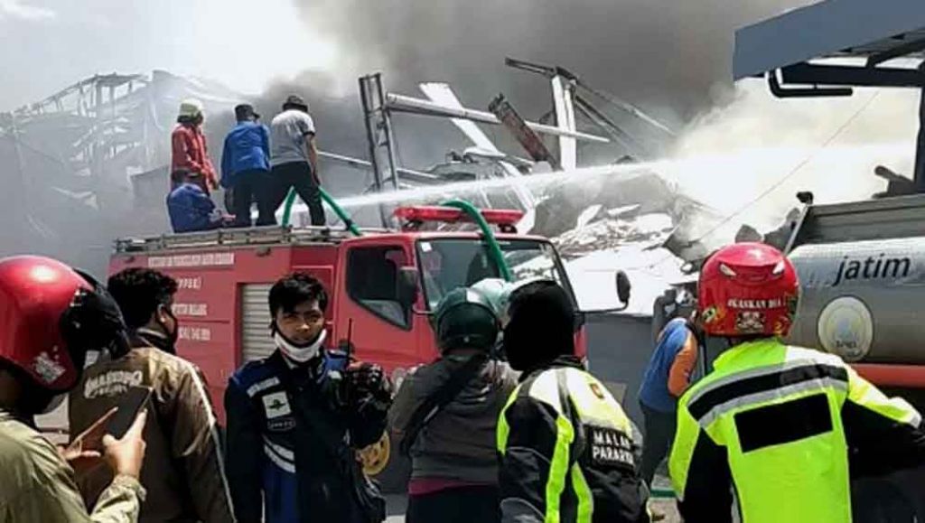Kebakaran di PT Unirama Duta Niaga 
