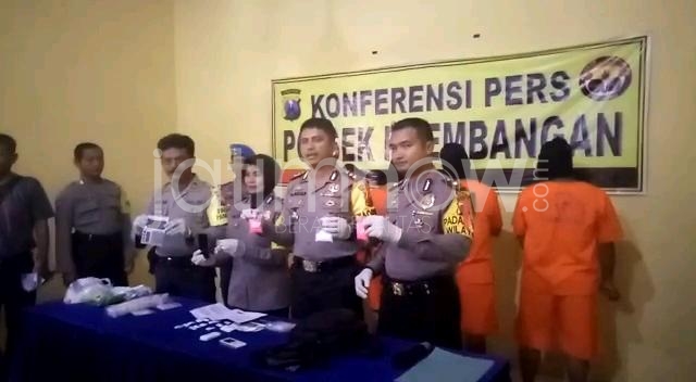 Kapolres Pelabuhan Tanjung Perak saat rilis narkoba di Polsek Krembangan./Foto: Arry Saputra.