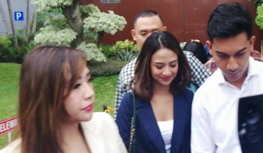 Vanessa Angel saat tiba di Mapolda Jatim, Senin (28/1/2019)/jatimnow.com