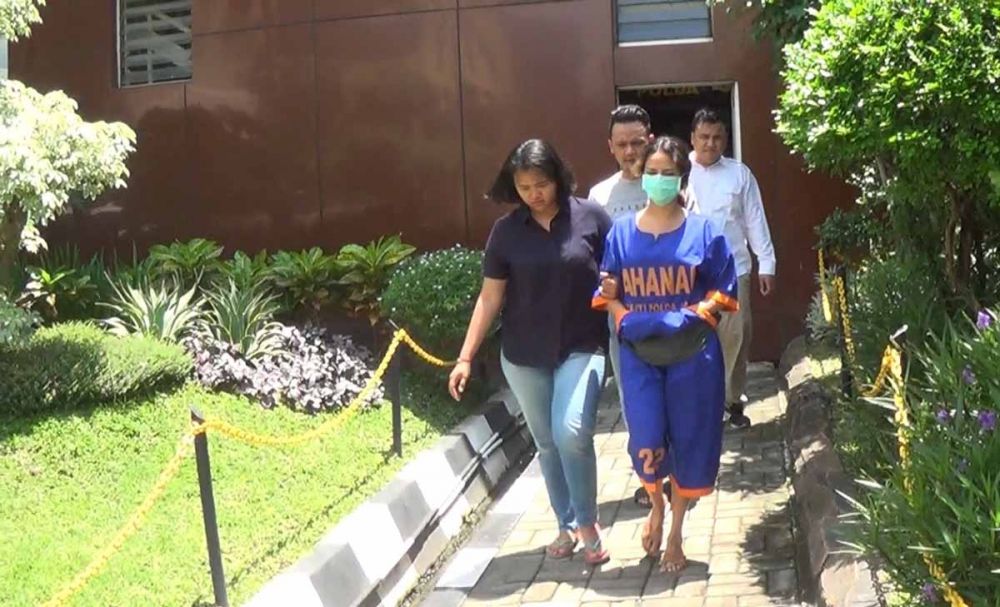 Digiring ke Ruang Pemeriksaan, Vanessa Angel Berteriak 'Aduh'