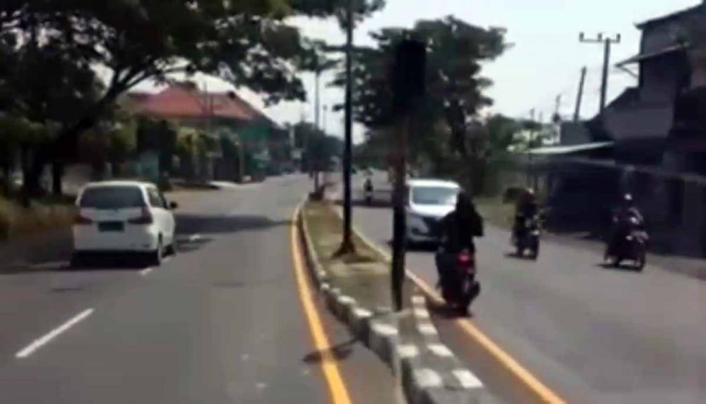 Capture video viral emak-emak lawan arus di Jalan Raya Surabaya-Malang