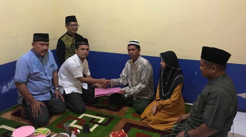 Santunan diterima keluarga almarhum Bidaiyah, petugas pemilu yang meninggal