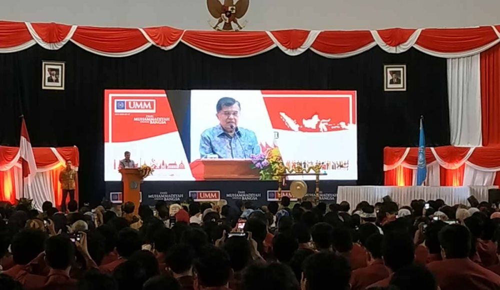 Wakil Presiden Jusuf Kalla saat pembukaan Festival Kebangsaan II di Universitas Muhammadiyah Malang