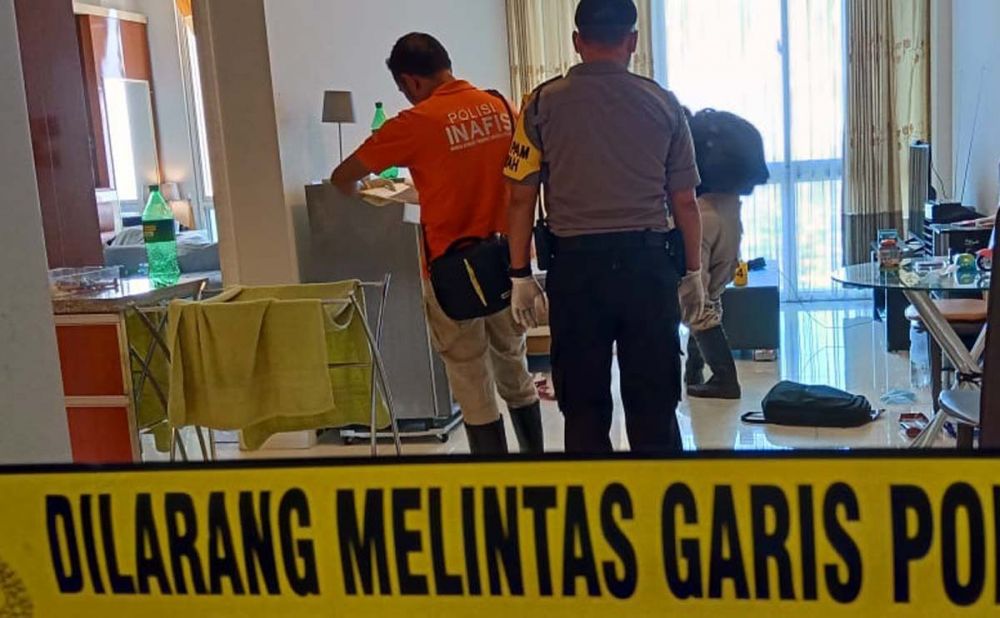 Tim Inafis Polrestabes Surabaya melakukan identifikasi di lokasi kejadian (foto: Istimewa)