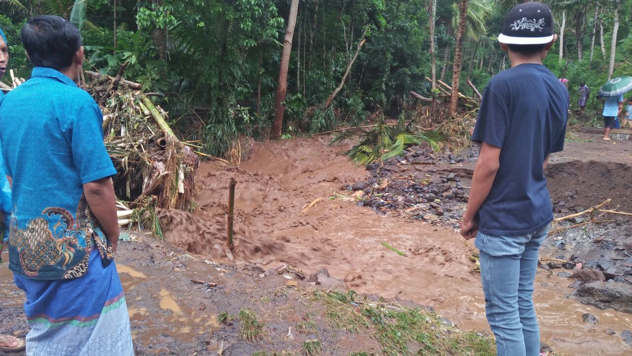 Banjir Bandang Banyuwangi: Isyaratkan Kawasan Hulu Rusak?
