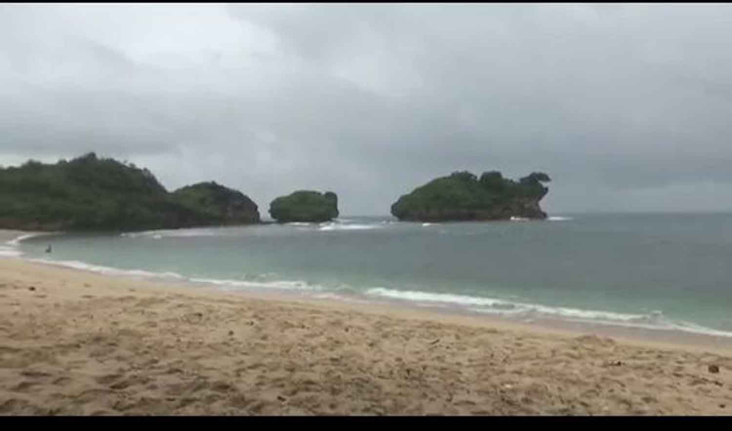 Pantai Watukarung, Pacitan.